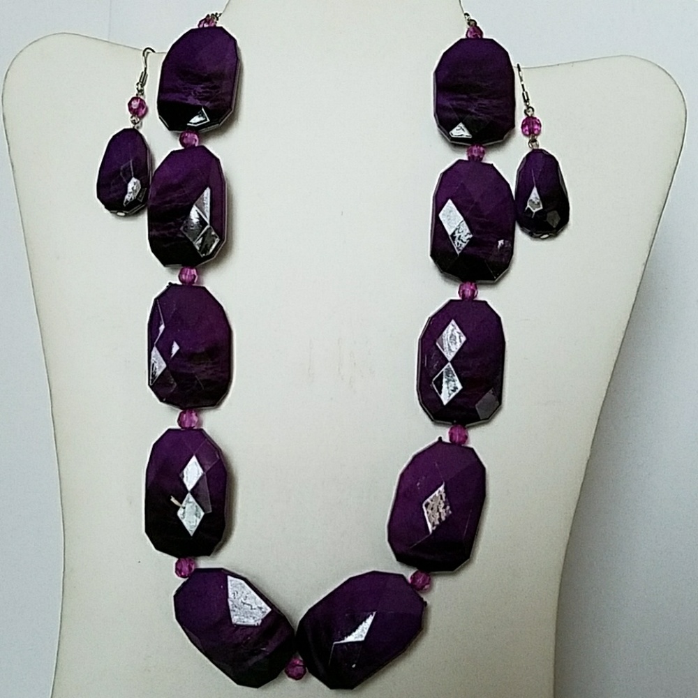 Necklace Set - Picture 3 of 3